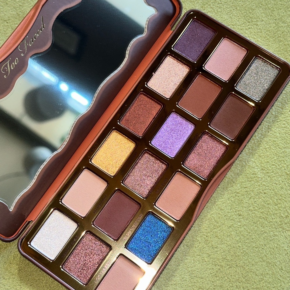 Too Faced Better Than Chocolate Eyeshadow Palette - Multicolor